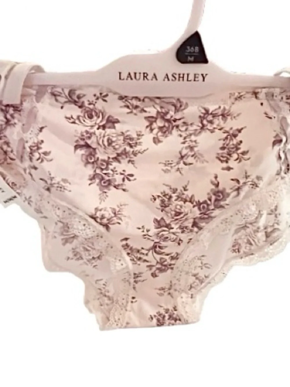 🆕-Laura Ashley- FLORAL PULL THROUGH RIBBON BRA & BIKINI SET. Size: Medium/36B